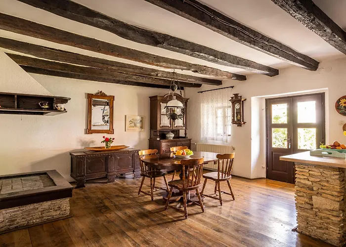 Casa Rustica 1838 Holiday home Sovinjak